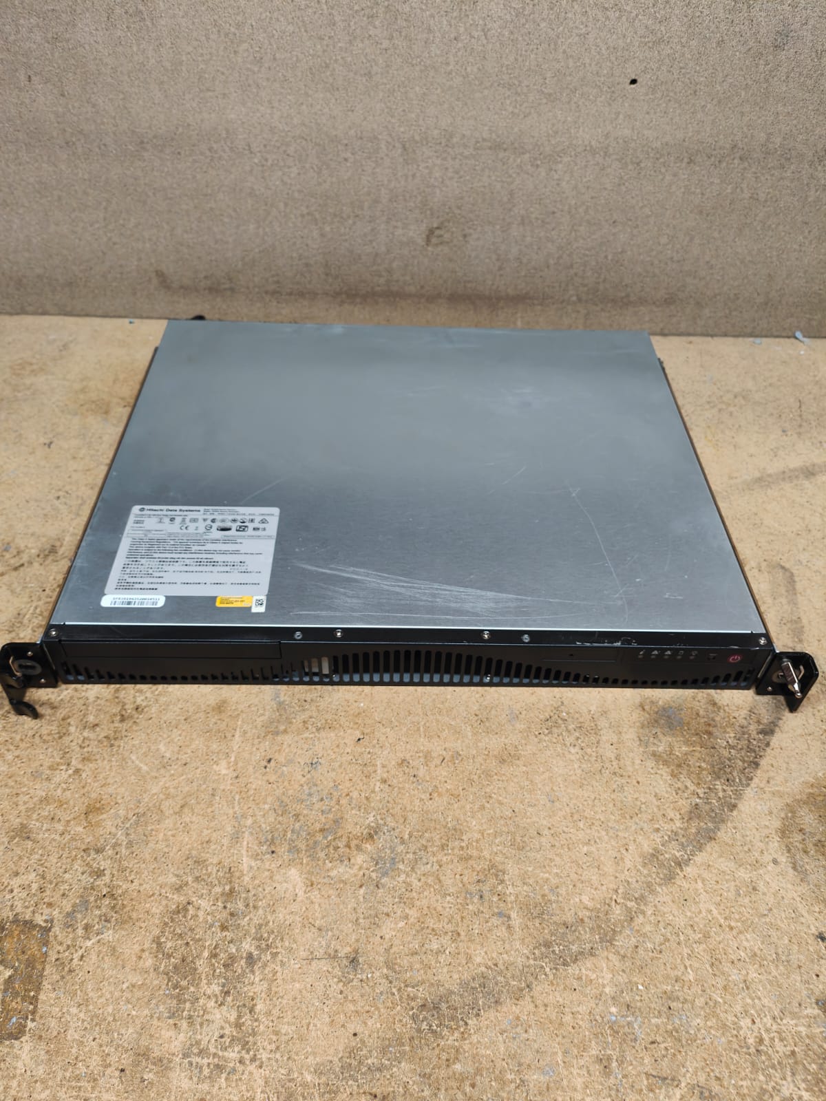 Hitachi VSP Gx00 Service processor 1U PN: 3919435 2nd:: Alt () Other //