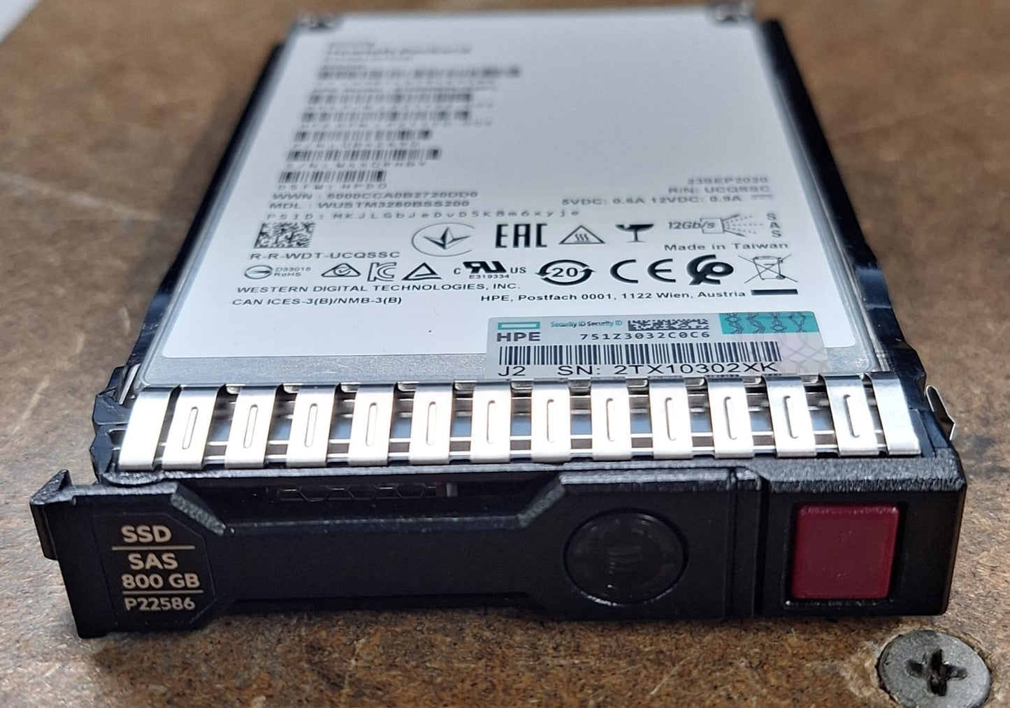 P21127-B21 HP G8-G10 800-GB 2.5 SAS 12G WI SSD 2nd :: Alt (P22586-001) Other :: HPE MODEL: EO000800JXBFL, HPE P/N: P21122-002, HPE GPN: P21150-002, P/N: 0B42690