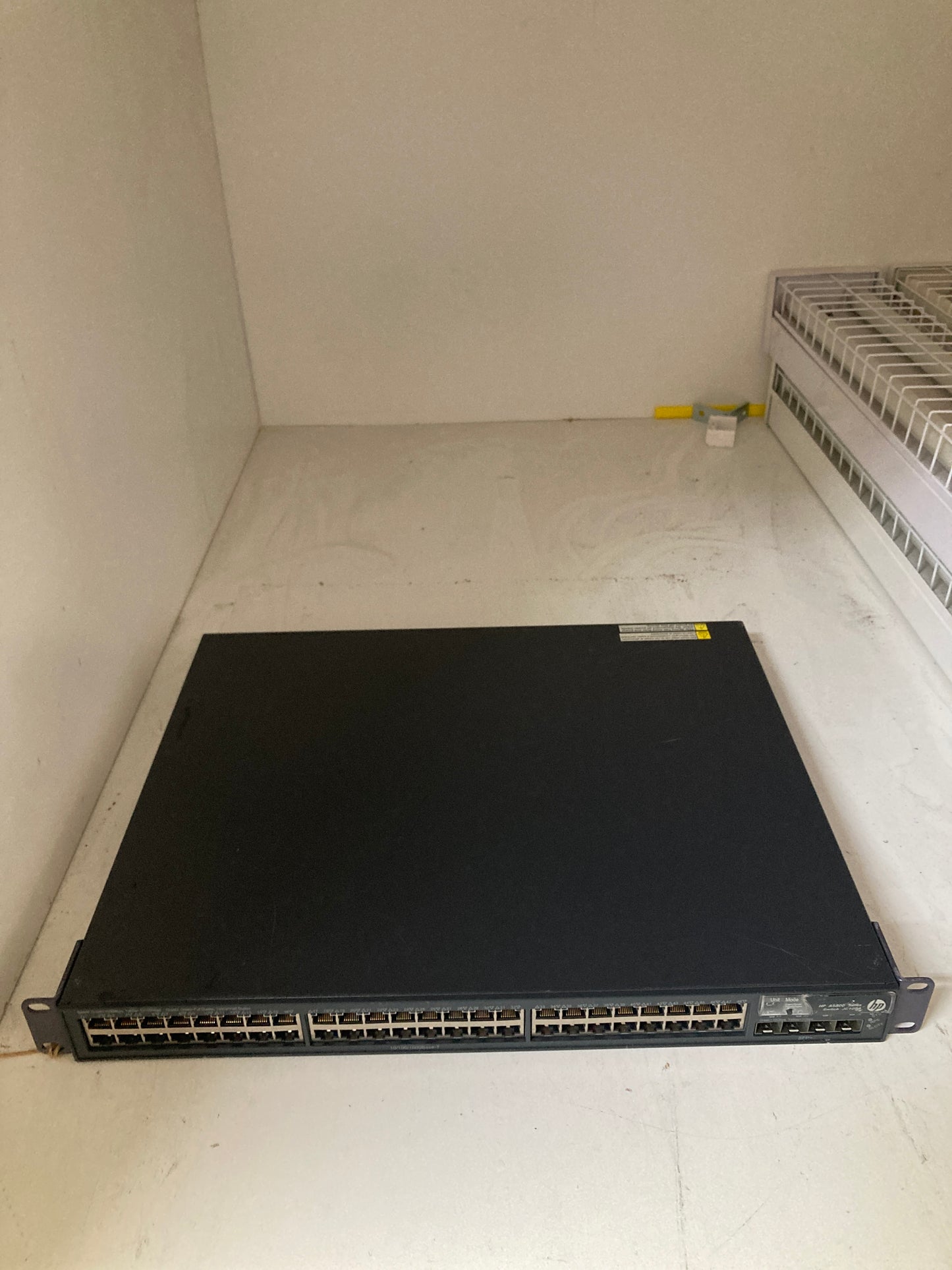 HP JC105A FlexFabric A5800-48G 48x Port Ethernet Switch 2nd :: Alt () Other //