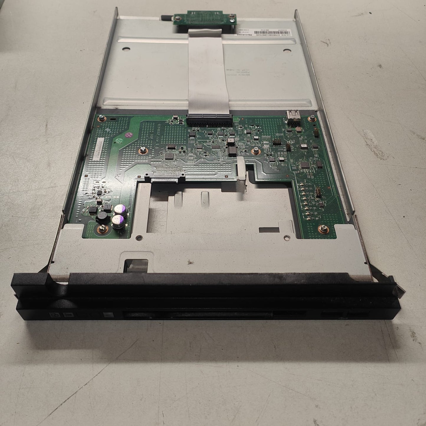 IBM 31R3305 BLADECENTER H MEDIA TRAY no drive 2nd :: Alt () Other //