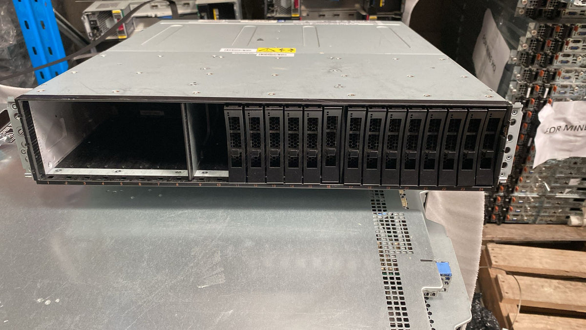 2072-24G IBM FlashSystem 5000 SFF Expansion Enclosure 2nd :: Alt () Other //