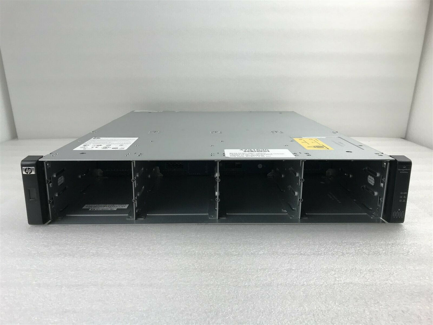 HP P2000 G3 SAS MSA Dual Controller 3.5inch Modular Smart Array System with AW592AAW593B 2nd :AW593B: Alt () Other //